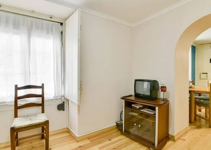 Apartman Portuguese Design 1 Bedroom In The Heart Of